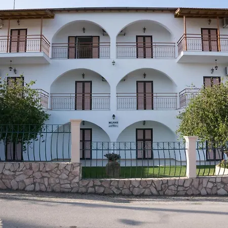 Otel Mejanis