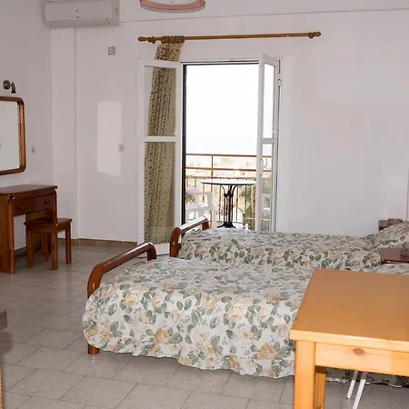 Otel Mejanis Kávos