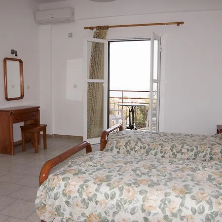 Mejanis Hotel *