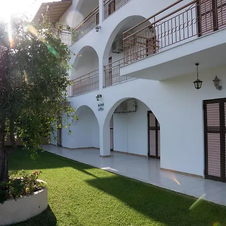 Mejanis Hotel